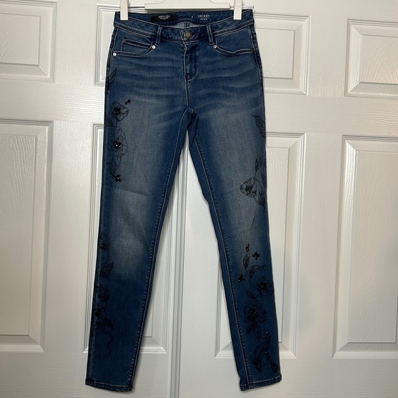Simply Vera Skinny Mid Rise 2 Embellished Medium Wash - Picture 1 of 6